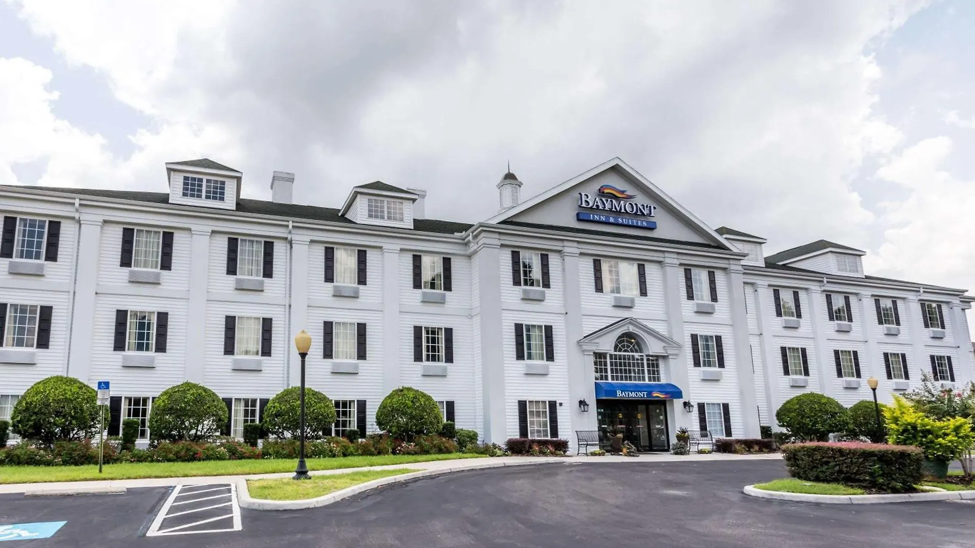 6 Cheap Hotels Close to Polk Museum of Art, Lakeland