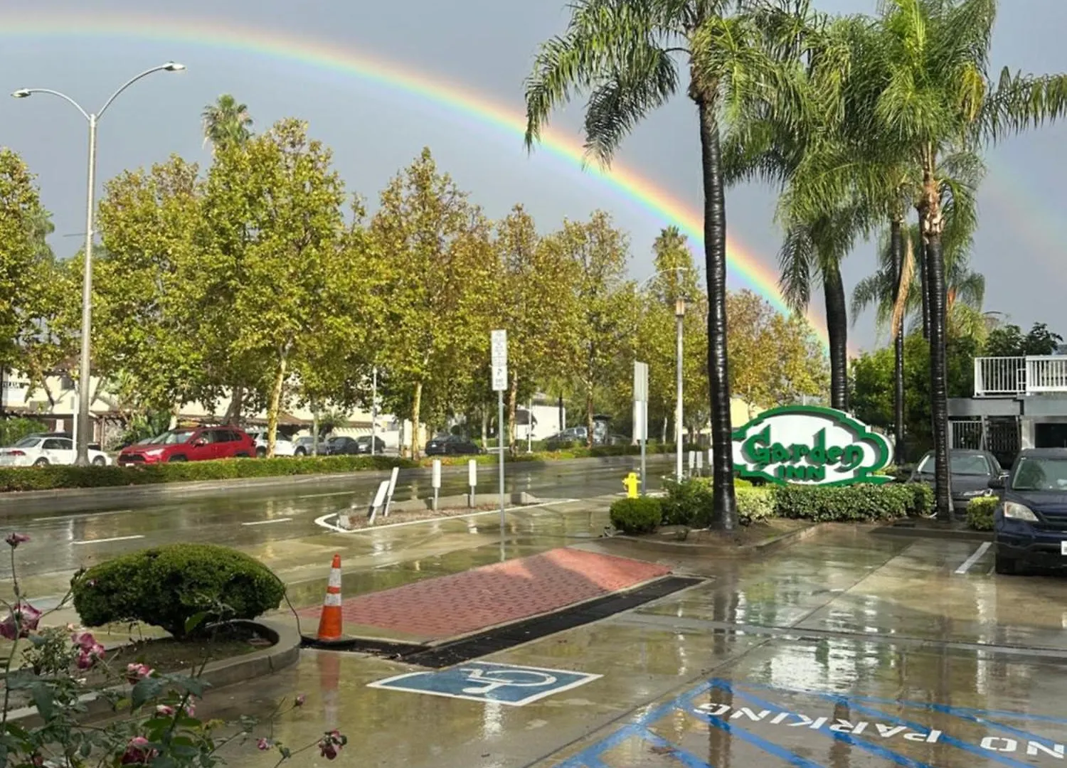 Staying Near Almansor Park: 4 Budget Hotels Compared