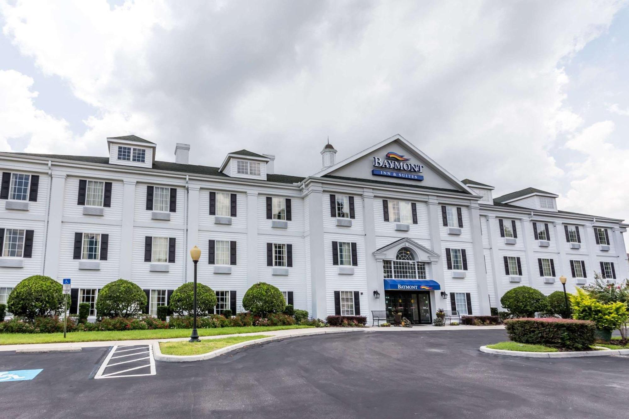 6 Cheap Hotels Close to Polk Museum of Art, Lakeland
